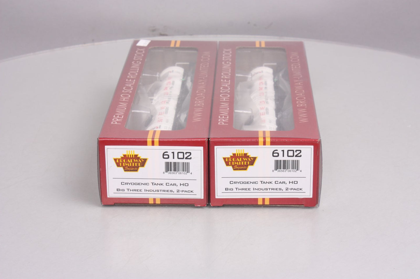 Broadway Limited 6102 HO Big Three Industries Cryogenic Tank Car (Pack of 2)