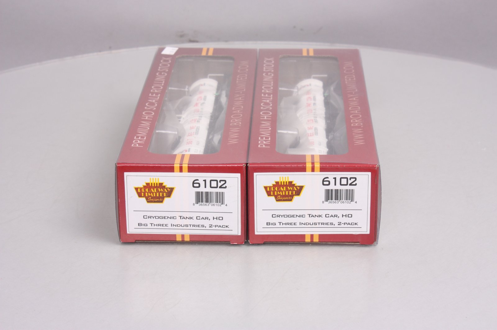Broadway Limited 6102 HO Big Three Industries Cryogenic Tank Car (Pack of 2)