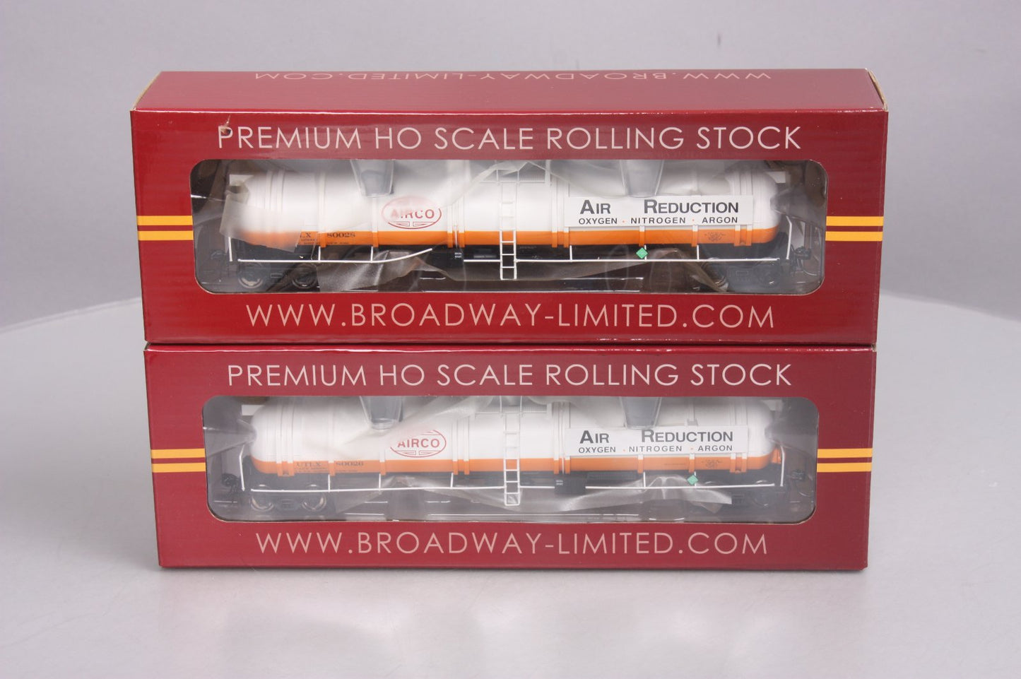 Broadway Limited 6100 HO AirCo High-Capacity Cryogenic Tank Car (Pack of 2)