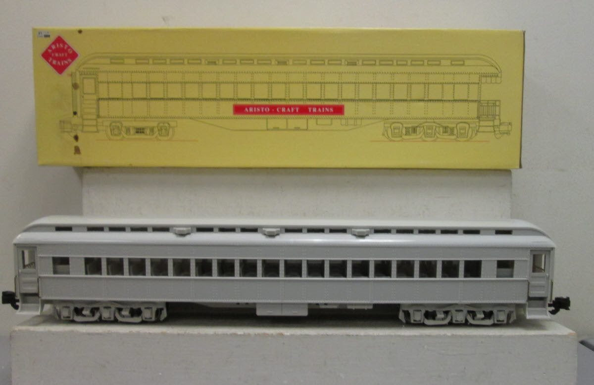 Aristo-Craft 31300 G Undecorated Heaveyweight Pullman Green with Metal Wheels