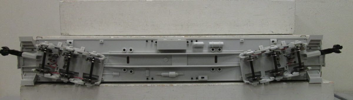Aristo-Craft 31300 G Undecorated Heaveyweight Pullman Green with Metal Wheels