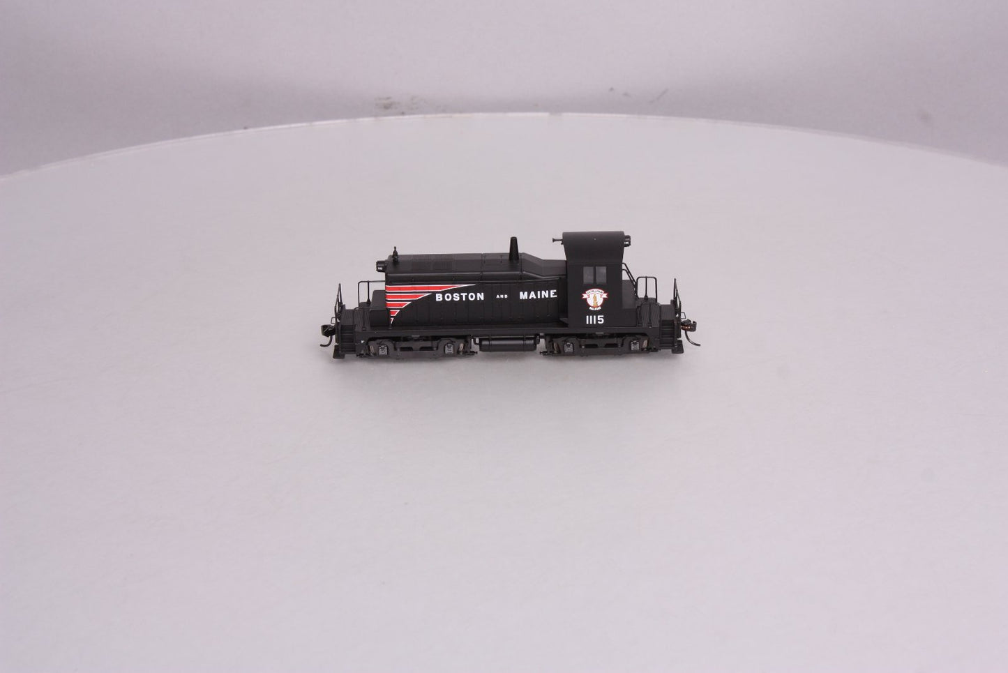Walthers 910-9201 HO Scale Boston & Maine EMD SW1 Diesel Locomotive #1115