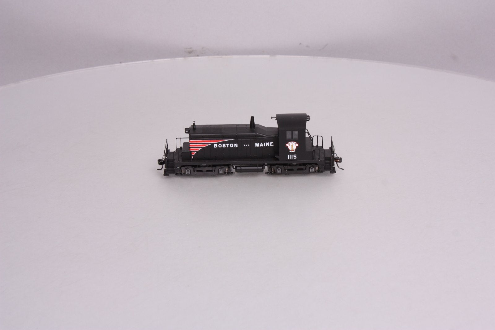 Walthers 910-9201 HO Scale Boston & Maine EMD SW1 Diesel Locomotive #1115