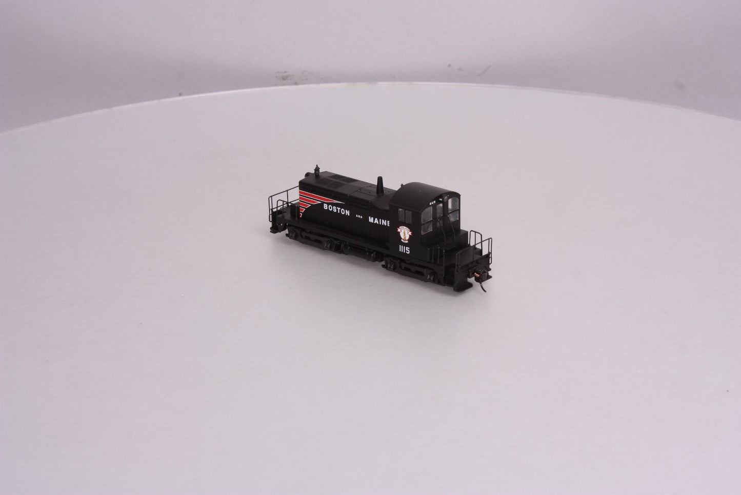 Walthers 910-9201 HO Scale Boston & Maine EMD SW1 Diesel Locomotive #1115