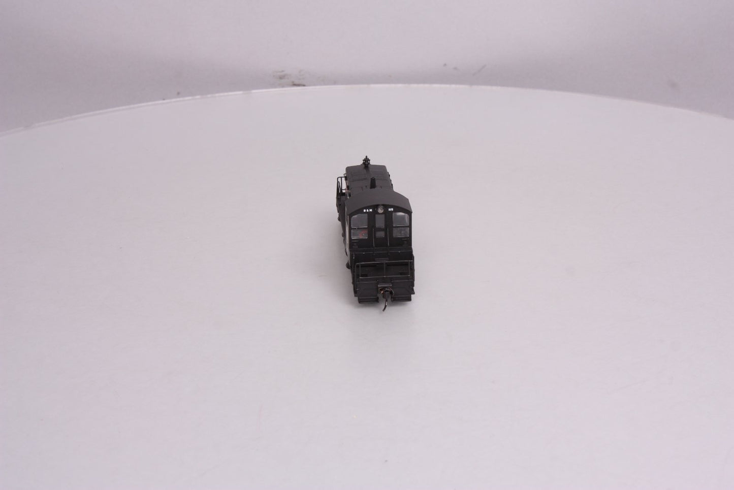Walthers 910-9201 HO Scale Boston & Maine EMD SW1 Diesel Locomotive #1115