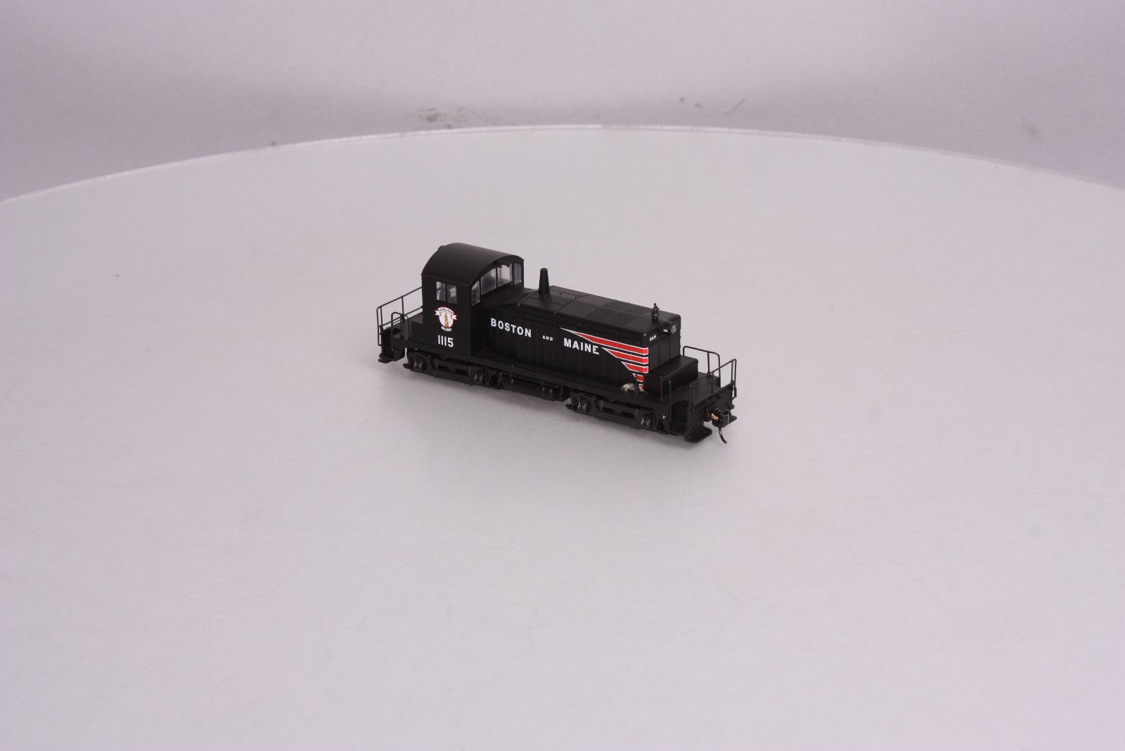 Walthers 910-9201 HO Scale Boston & Maine EMD SW1 Diesel Locomotive #1115