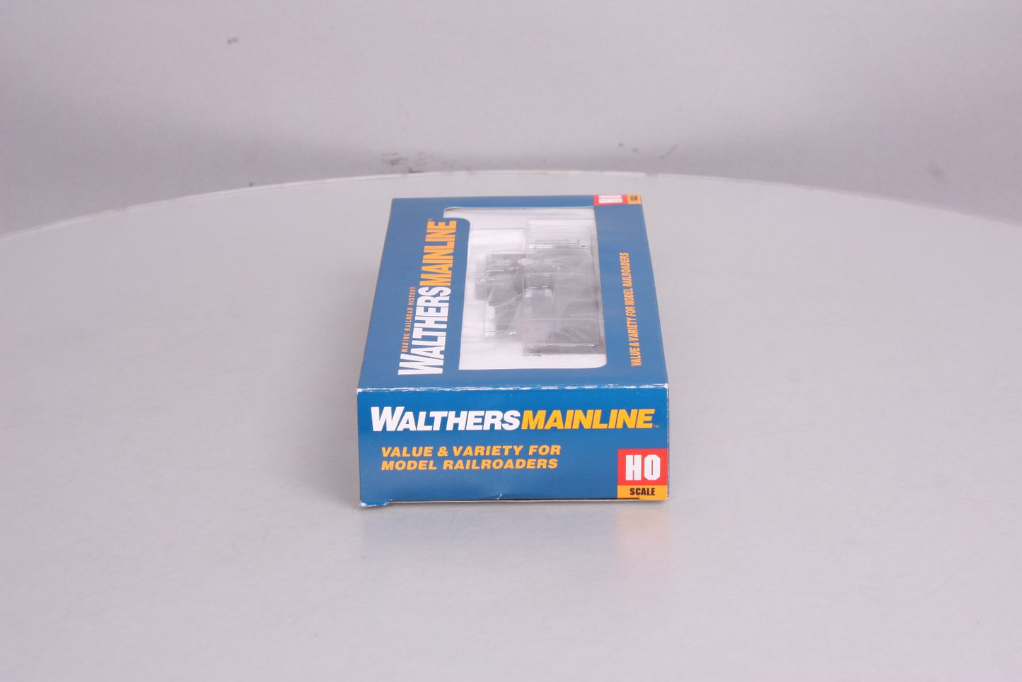 Walthers 910-9201 HO Scale Boston & Maine EMD SW1 Diesel Locomotive #1115