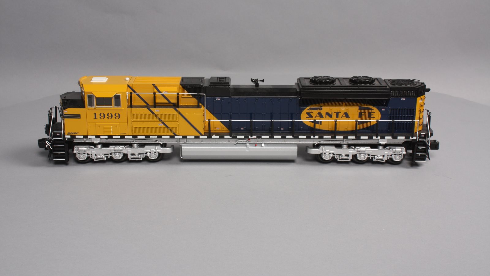 Lionel 6-38737 Santa Fe BNSF Heritage Non-Powered SD70ACe Diesel
