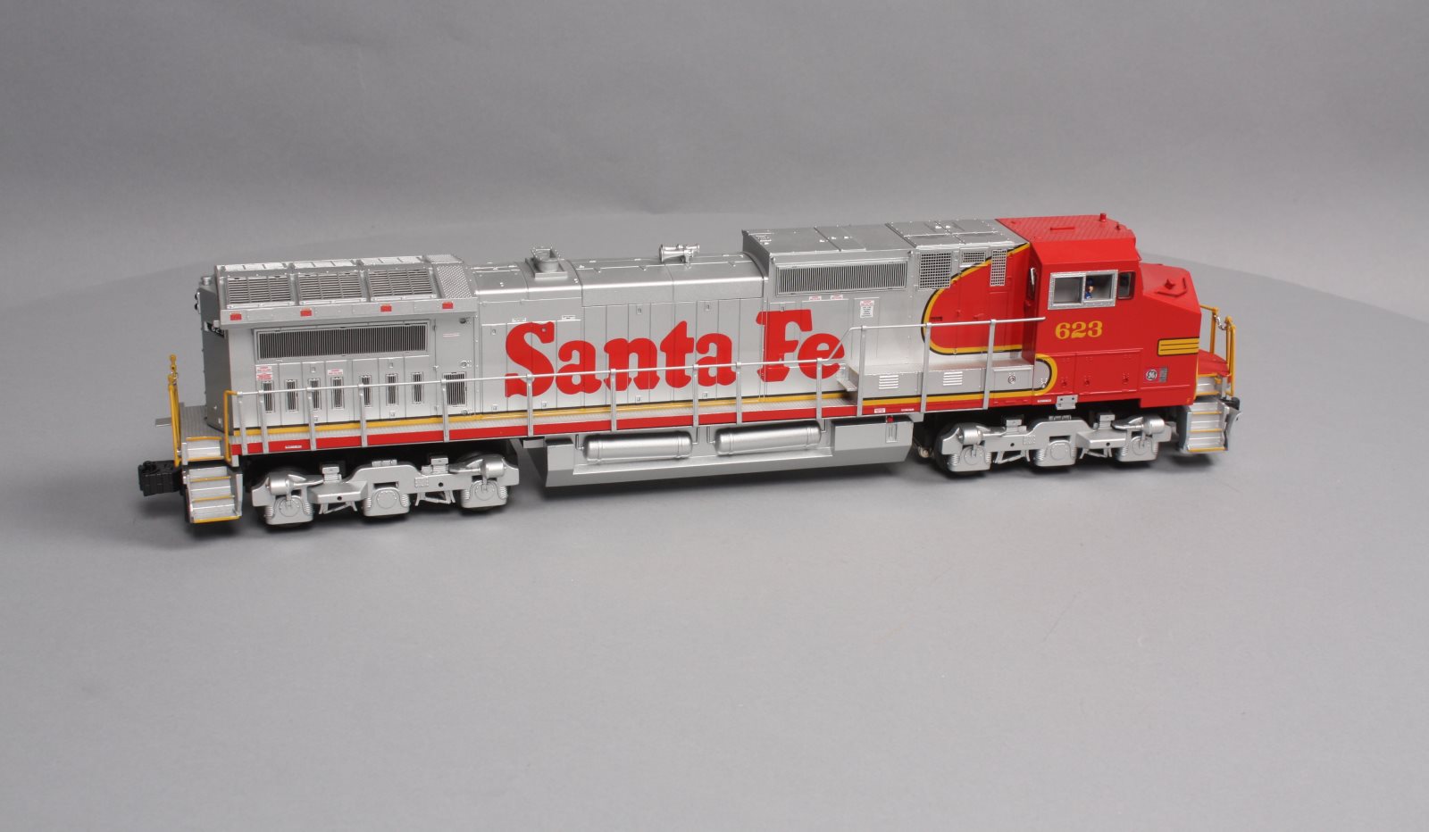 Lionel 6-39566 Santa Fe Legacy Dash 9-44CW Diesel Locomotive #623