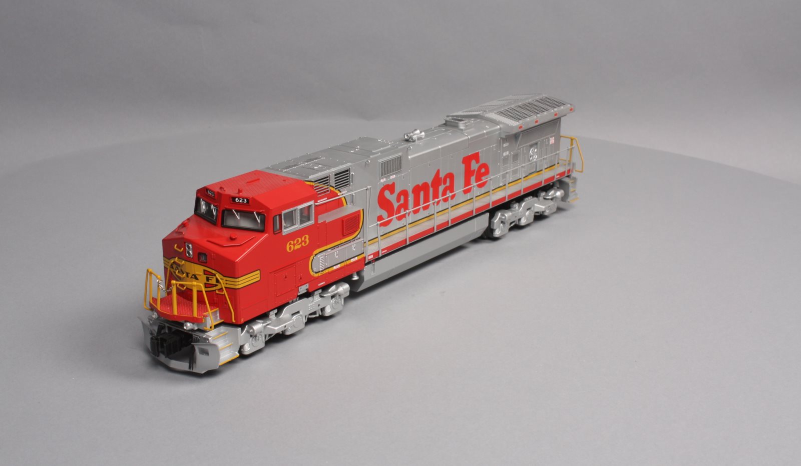 Lionel 6-39566 Santa Fe Legacy Dash 9-44CW Diesel Locomotive #623