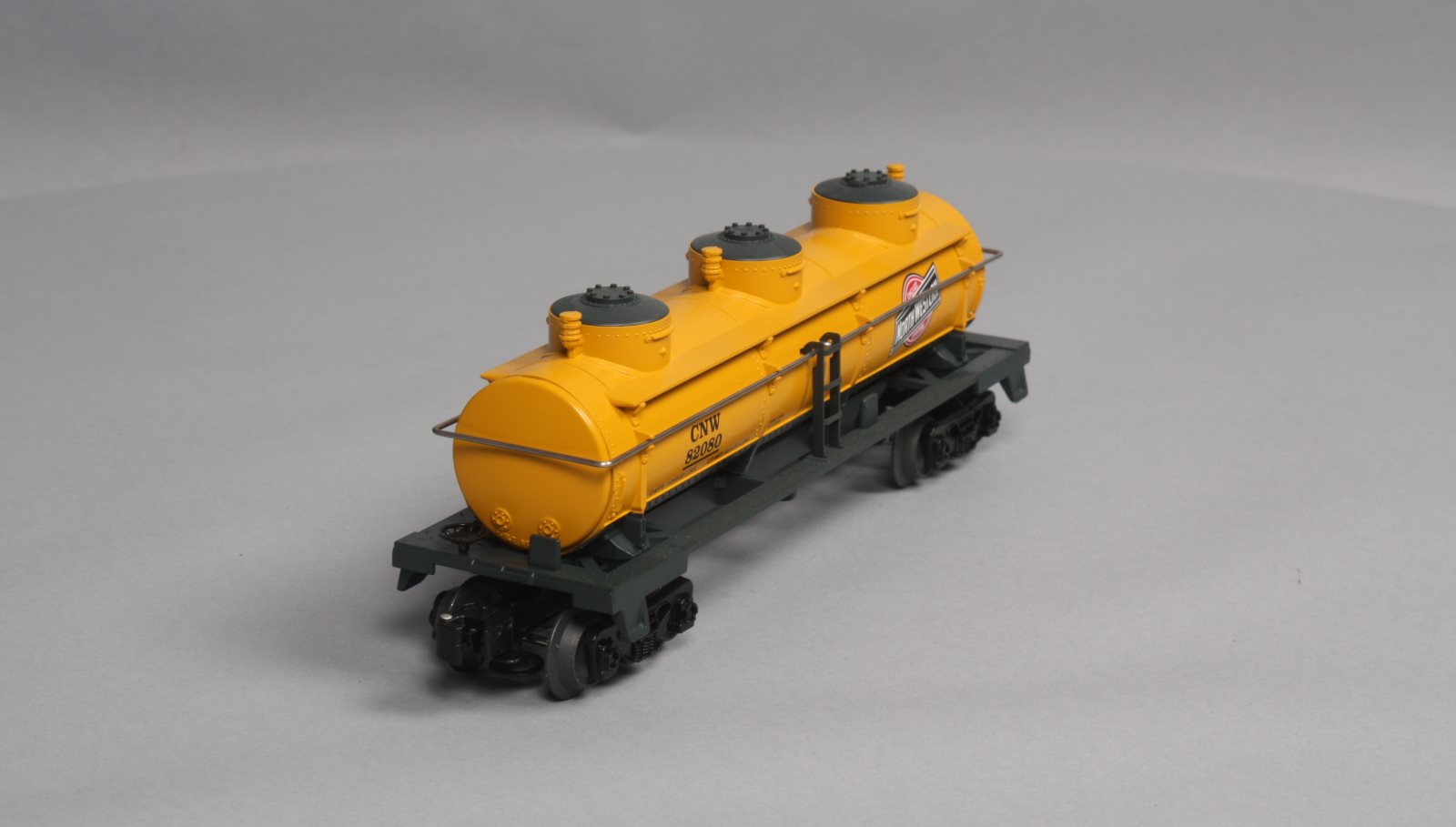 Lionel 6-82080 O Chicago and North Western 3-Dome Tank Car