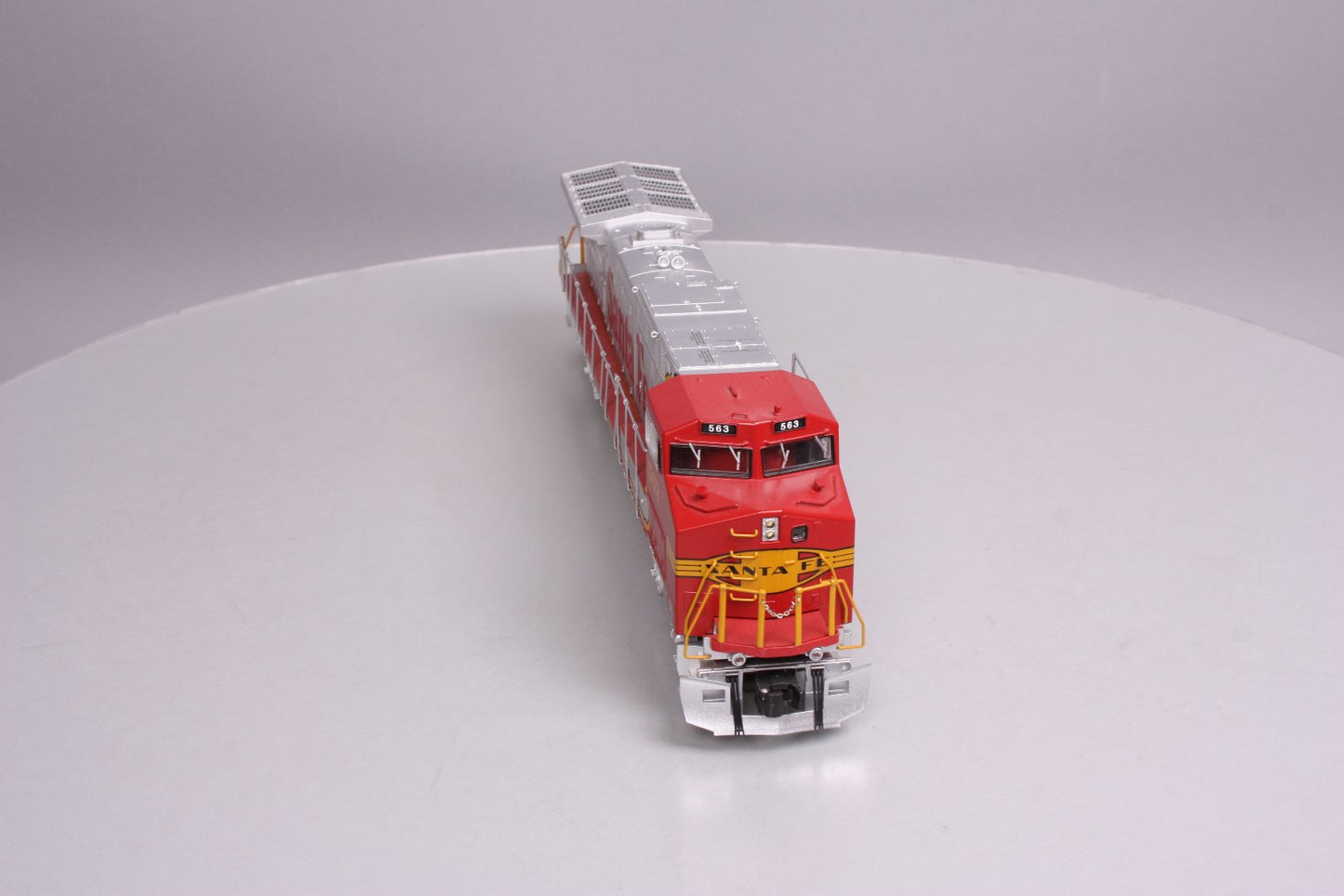 Lionel 6-28270 O ATSF GE Dash 8-40BW (Non-Powered) Diesel Locomotive #563