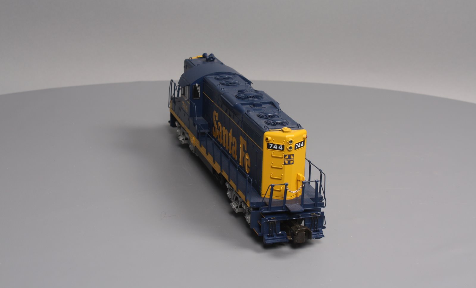 Lionel 6-38579 Santa Fe Dummy GP9 Diesel Locomotive #744