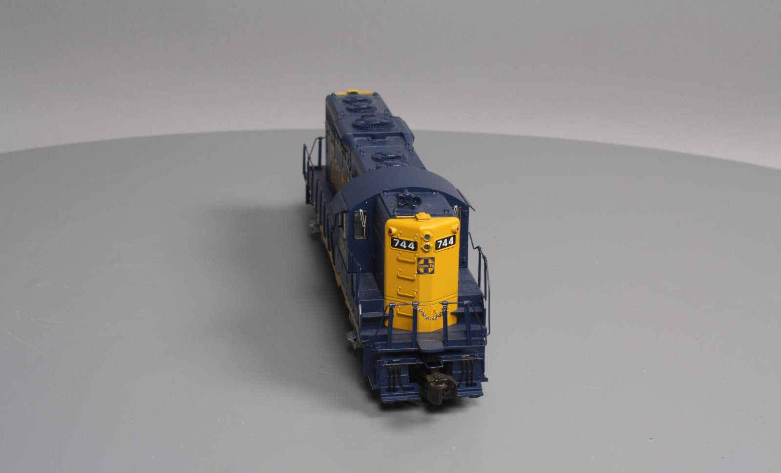Lionel 6-38579 Santa Fe Dummy GP9 Diesel Locomotive #744