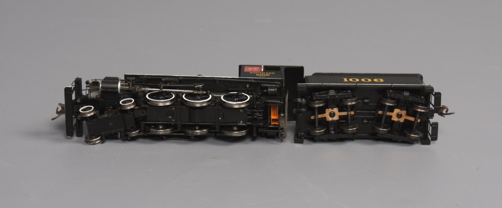 Bachmann 82304 HO Southern Baldwin 4-6-0 Steam Locomotive w/Tender #1006