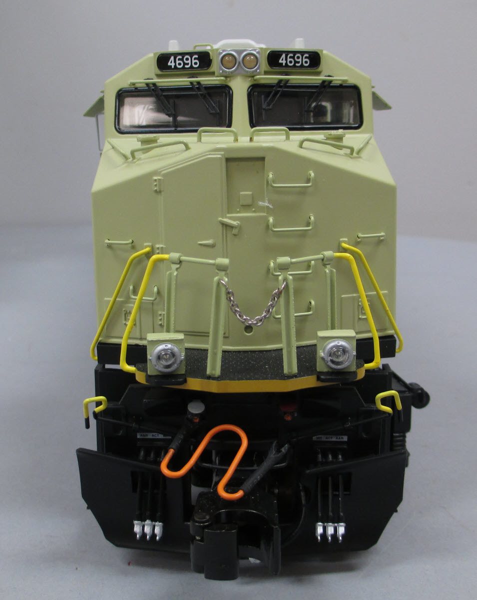 Pooozzz　1/2 Lionel 6-82213 KCS 'Naked Belle' LEGACY ES44AC Diesel Locomotive