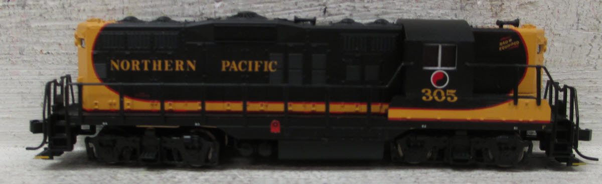 Atlas 48388 N Scale Northern Pacific GP-9 Powered Diesel Locomotive #305
