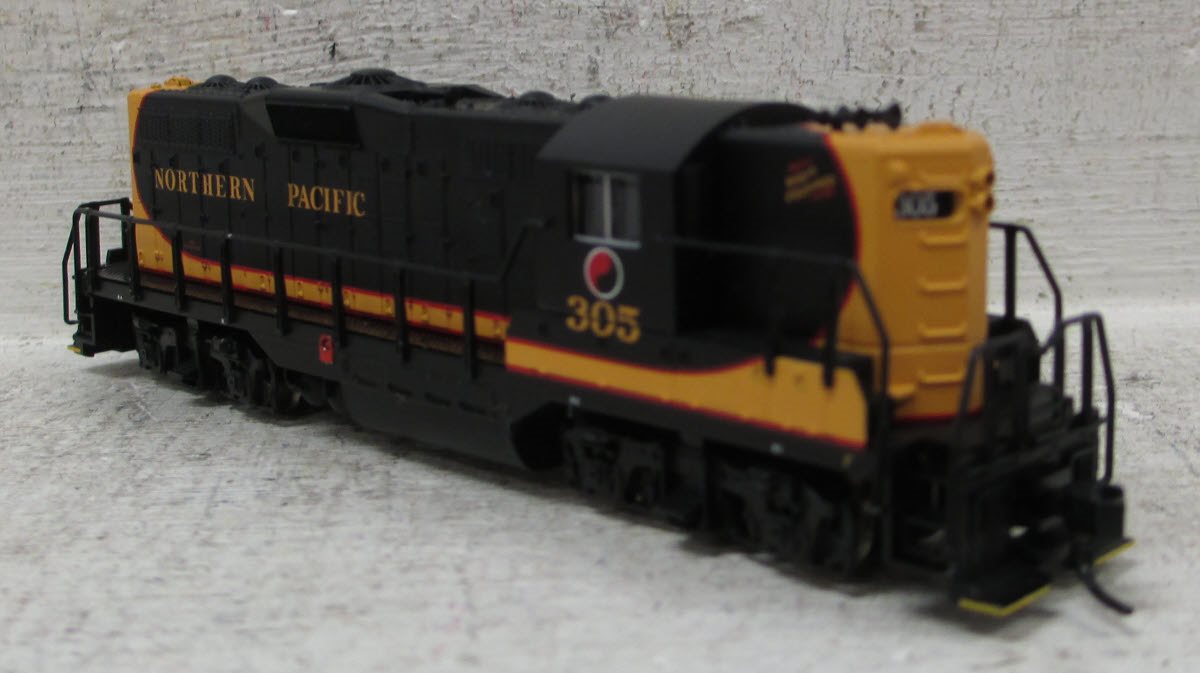 Atlas 48388 N Scale Northern Pacific GP-9 Powered Diesel Locomotive #305