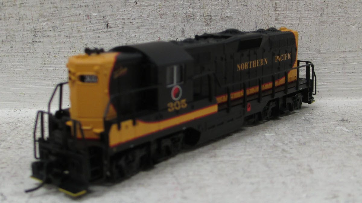 Atlas 48388 N Scale Northern Pacific GP-9 Powered Diesel Locomotive #305