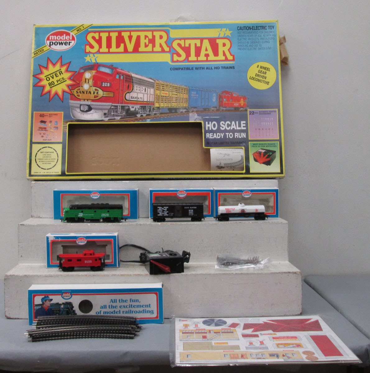 Model Power 1063 Silver Star HO Gauge Diesel Train Set