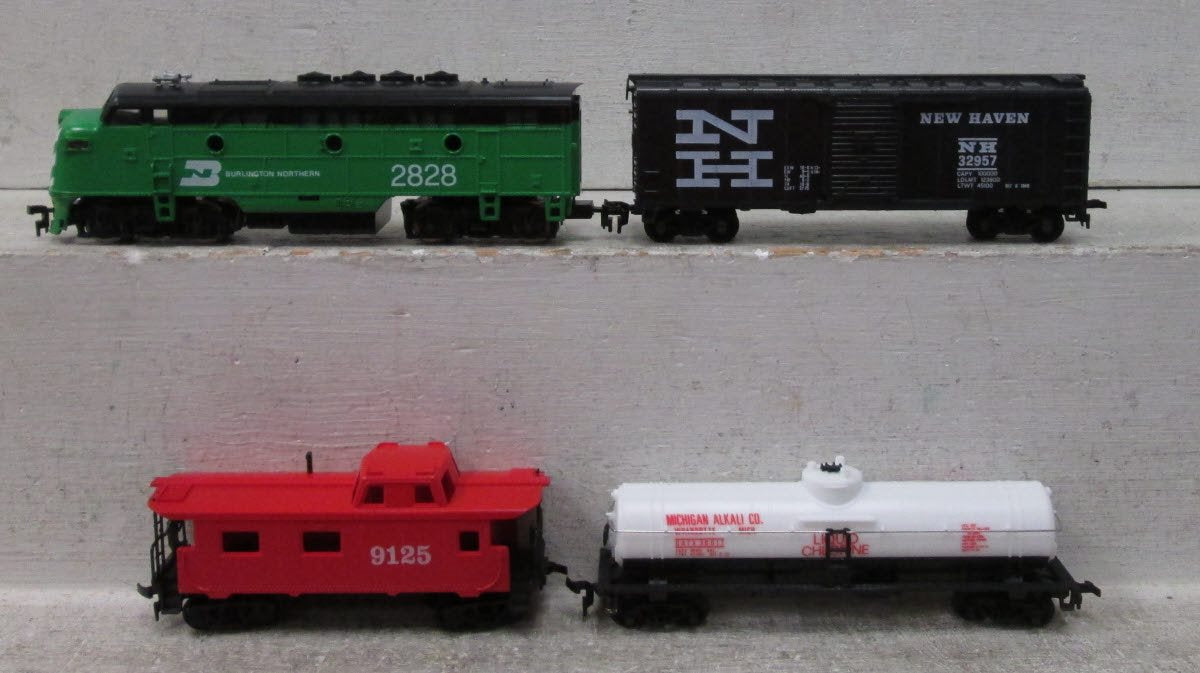 Model Power 1063 Silver Star HO Gauge Diesel Train Set