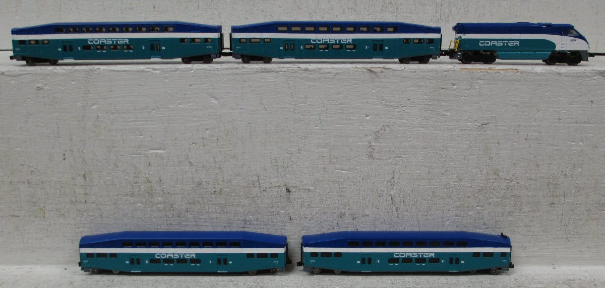 American Z-Line 7004 Coaster F59PHI Z Gauge Diesel Passenger Train Set