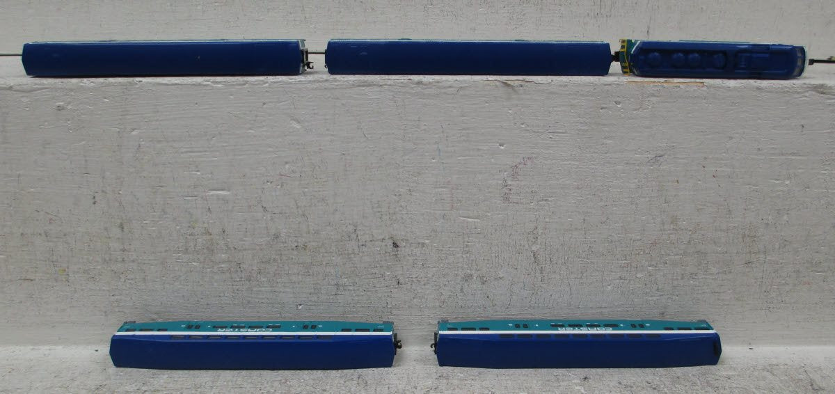 American Z-Line 7004 Coaster F59PHI Z Gauge Diesel Passenger Train Set