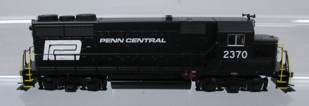 Athearn 94163 HO Penn Central EMD GP35 Diesel Locomotive #2370