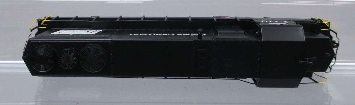 Athearn 94163 HO Penn Central EMD GP35 Diesel Locomotive #2370