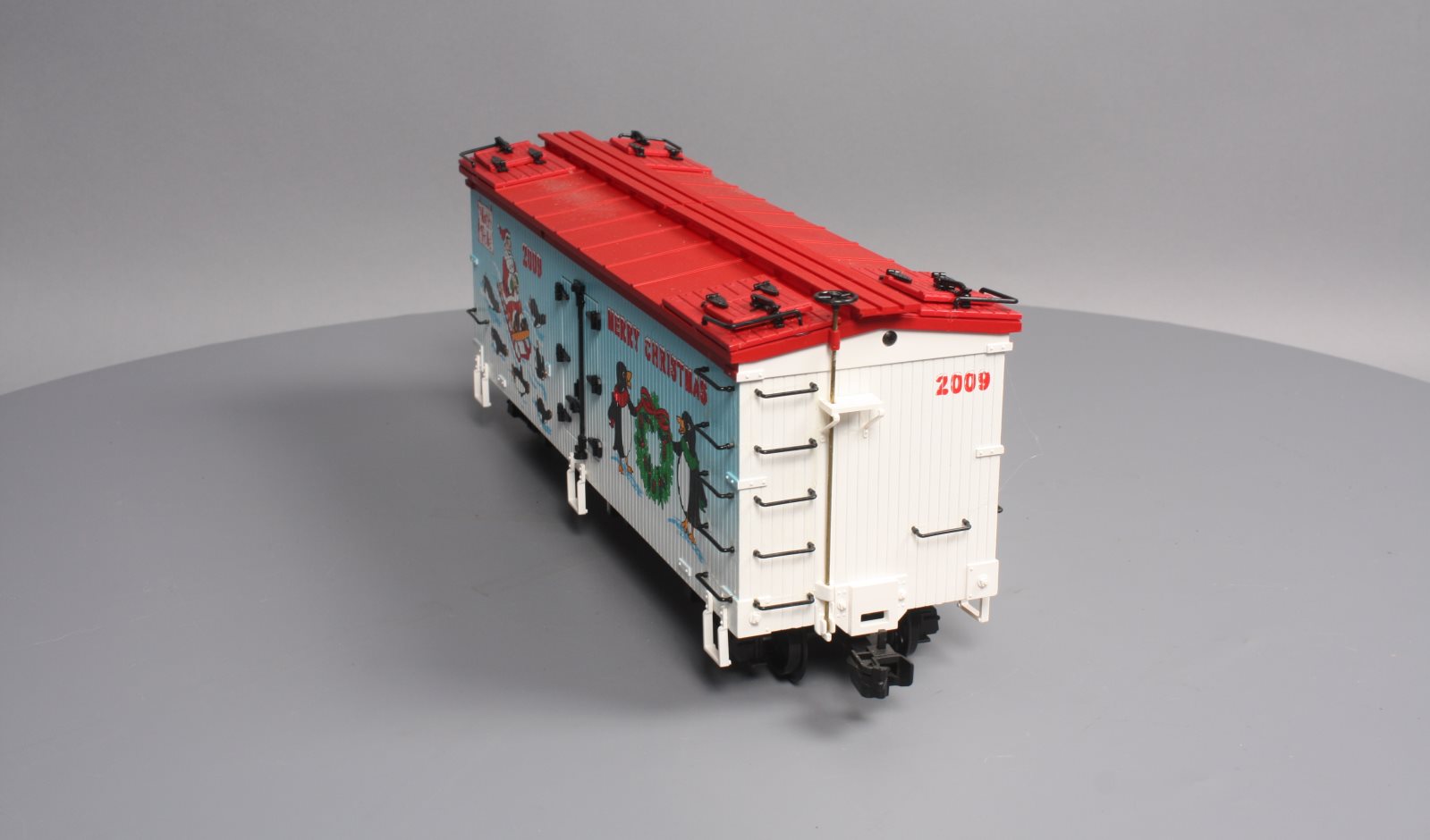 USA Trains 13027 G 2009 Christmas Reefer Car w/Plastic Wheels