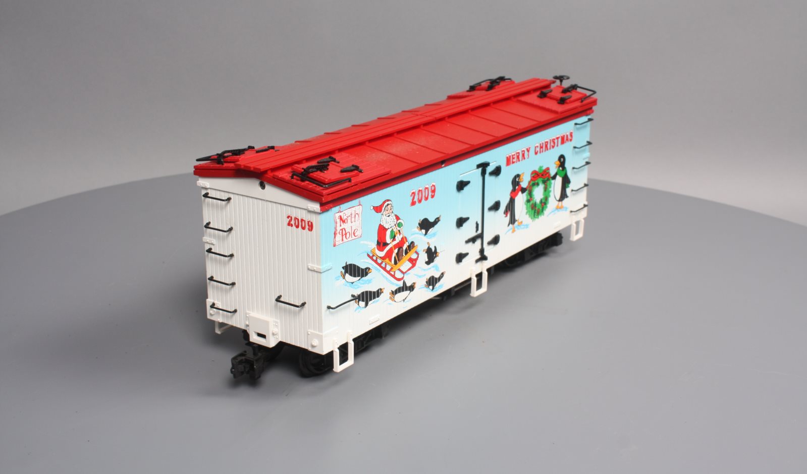 USA Trains 13027 G 2009 Christmas Reefer Car w/Plastic Wheels