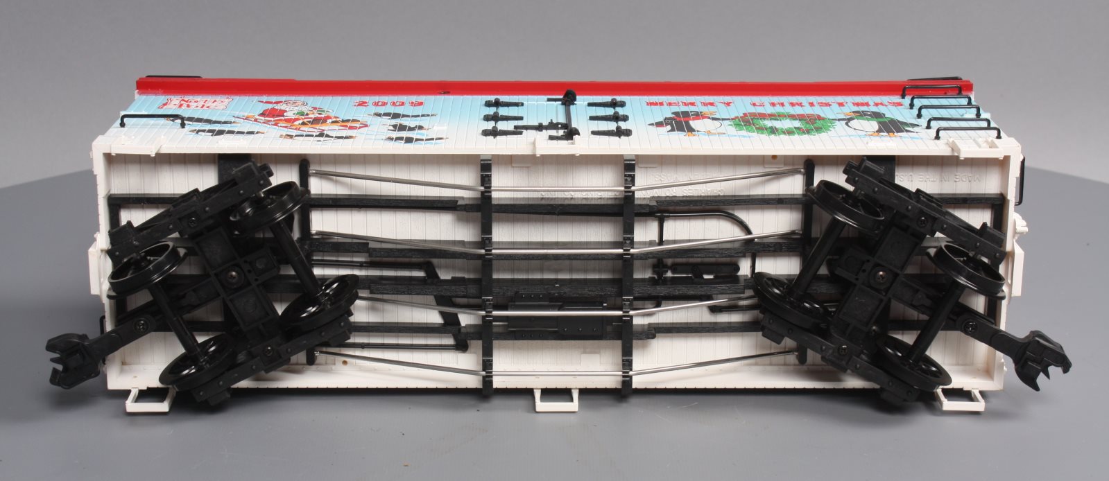 USA Trains 13027 G 2009 Christmas Reefer Car w/Plastic Wheels
