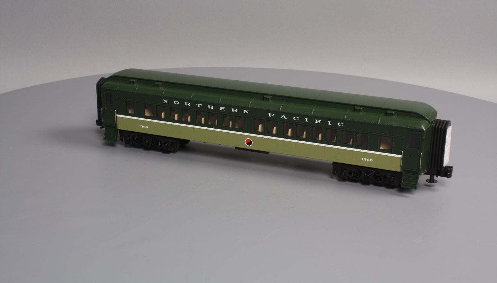 MTH 30-69144 NORTHERN PACIFIC 60' MADISON COACH CAR