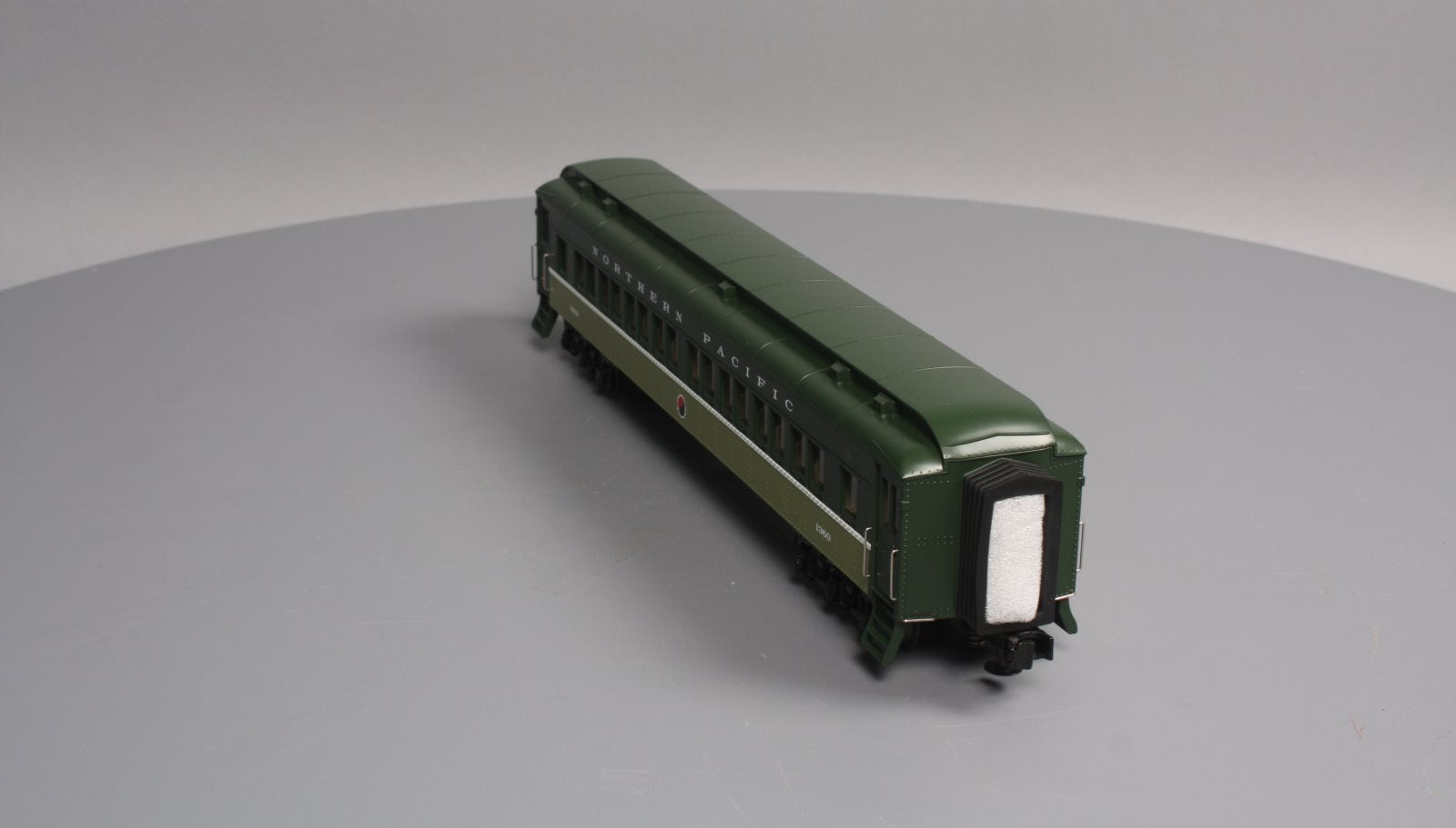 MTH 30-69144 NORTHERN PACIFIC 60' MADISON COACH CAR
