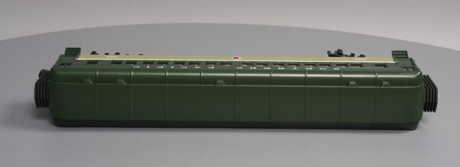 MTH 30-69144 NORTHERN PACIFIC 60' MADISON COACH CAR