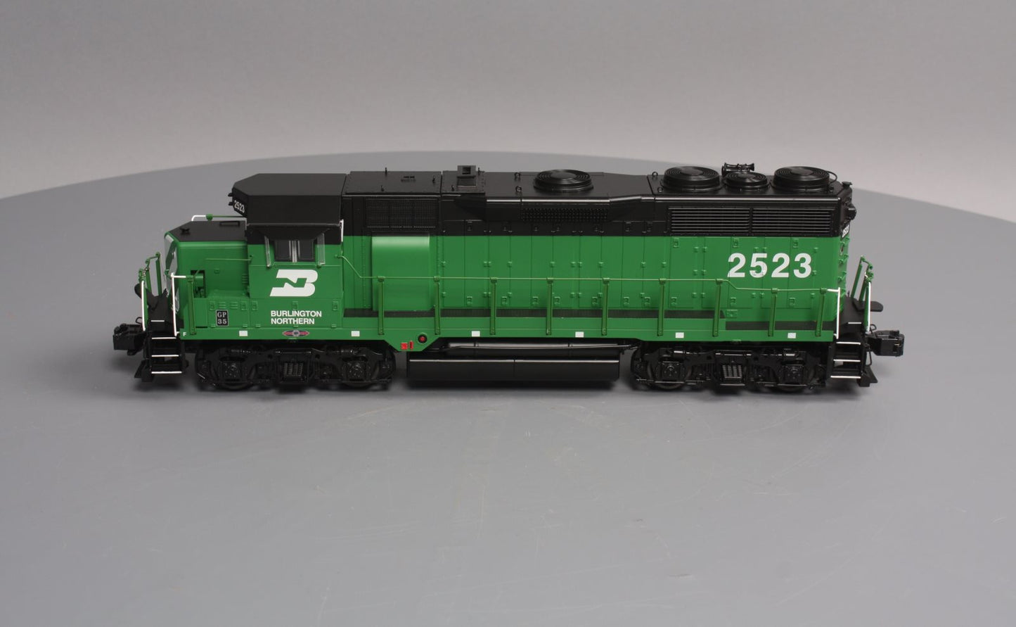 Lionel 6-39564 Burlington Northern Non-Powered GP35 Diesel Locomotive #2523