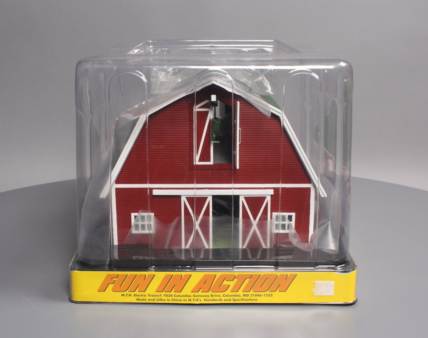 MTH 30-90407 O Assembled Red Barn w/Green Roof