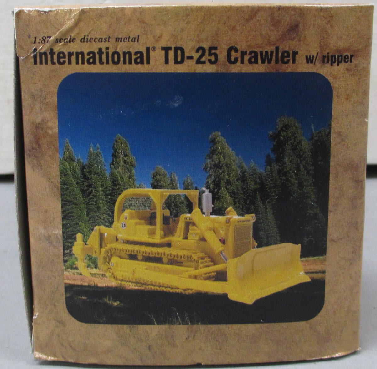 First Gear 800304 1:87 Scale US Forest ServiceTop Down-25 Crawler w/Ripper