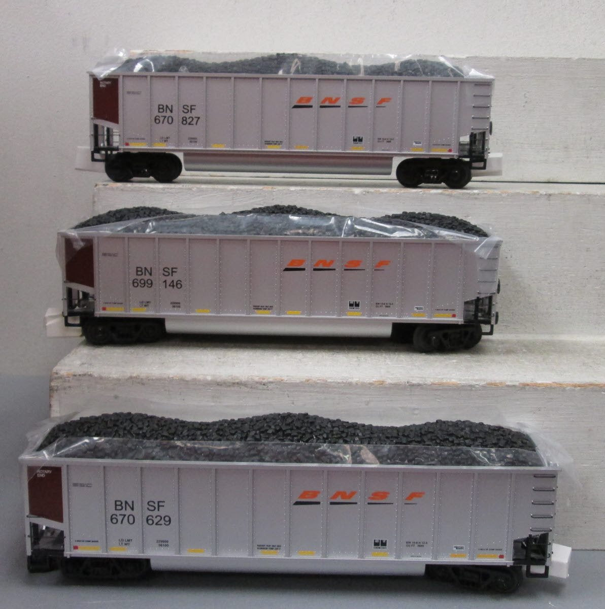 MTH 20-90420 O Gauge Burlington Northern Santa Fe Coalporter Hopper Car Set