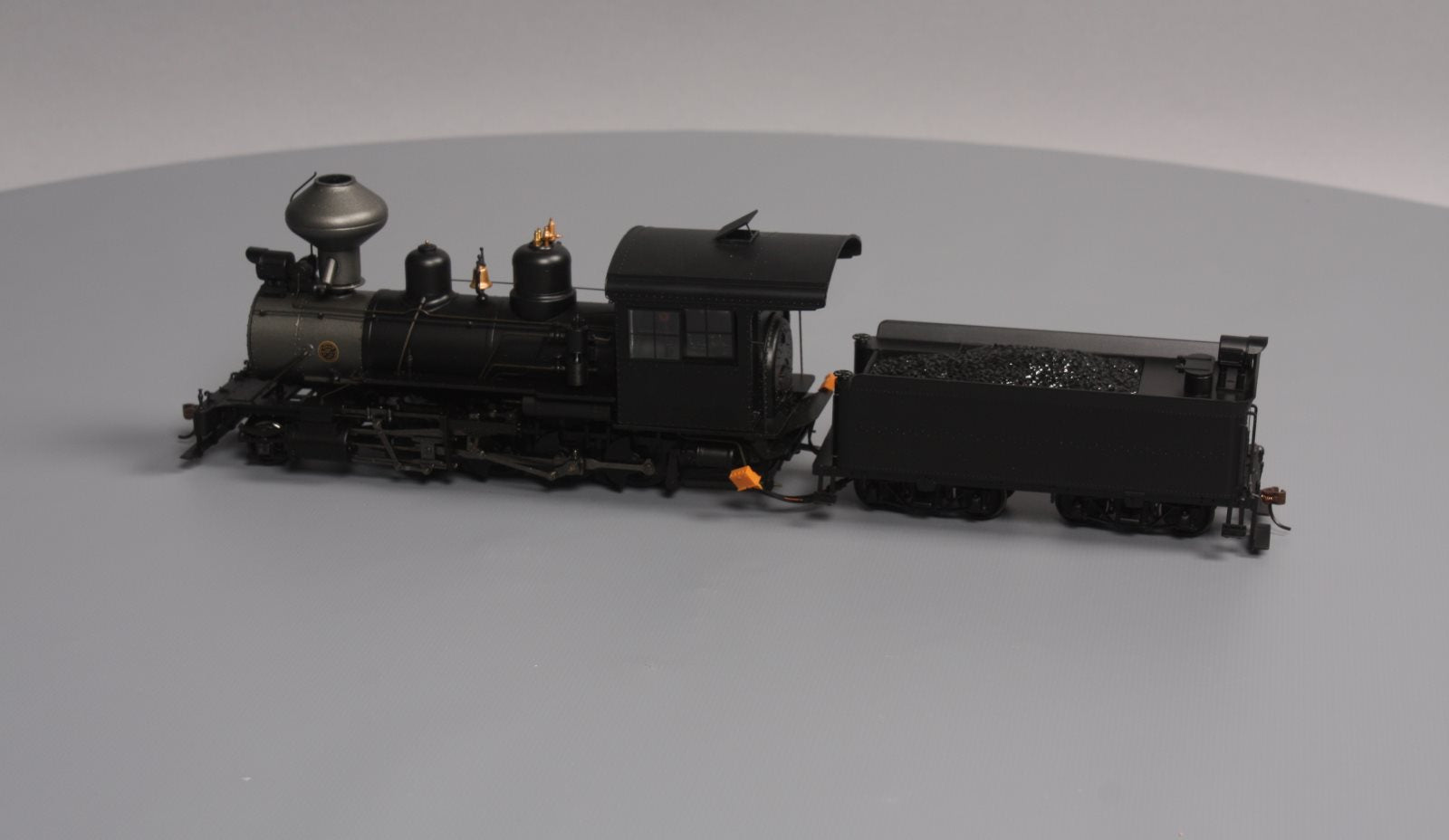 Bachmann 25999 On30 Painted & Unlettered 2-8-0 Steam Locomotive w/DCC