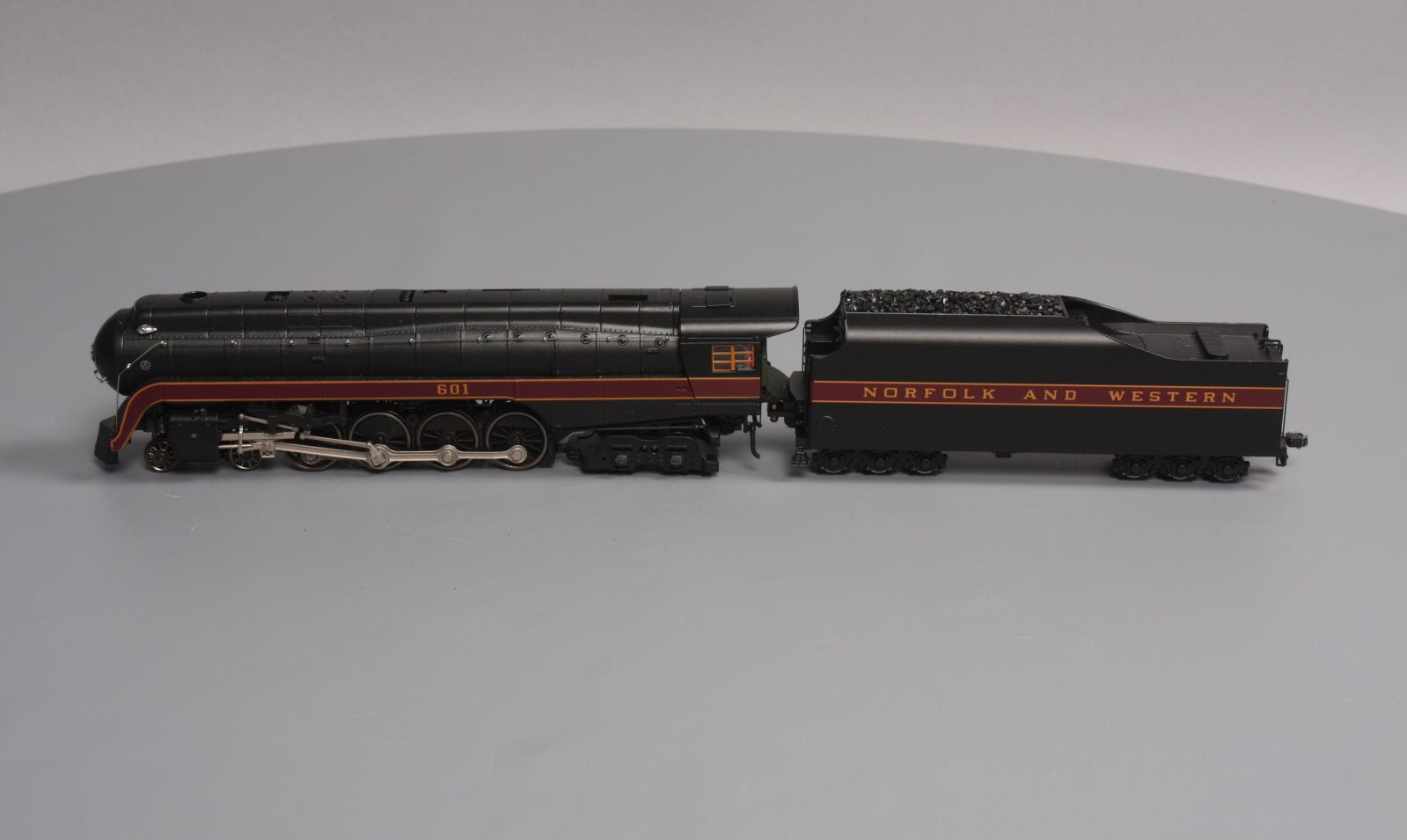 MTH 80-3266-1 HO Norfolk & Western 4-8-4 J Steam Locomotive #601
