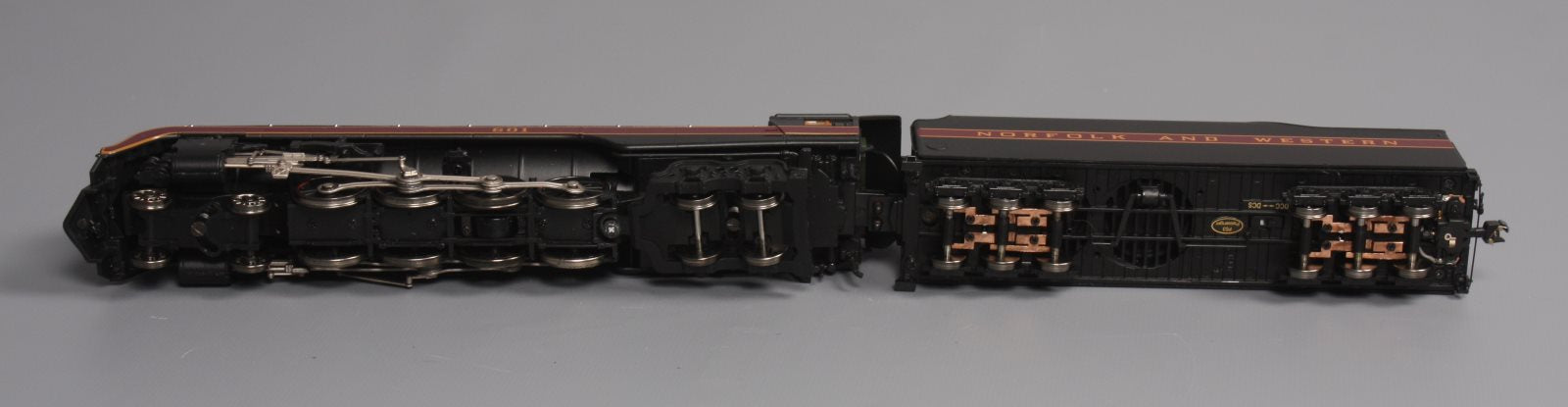 MTH 80-3266-1 HO Norfolk & Western 4-8-4 J Steam Locomotive #601