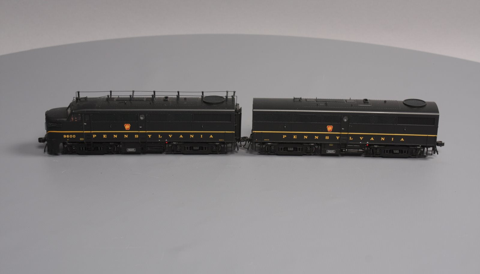 MTH 80-2092-1 HO Pennsylvania Alco FA-1 A/B Diesel Locomotive Set w/PS 3.0