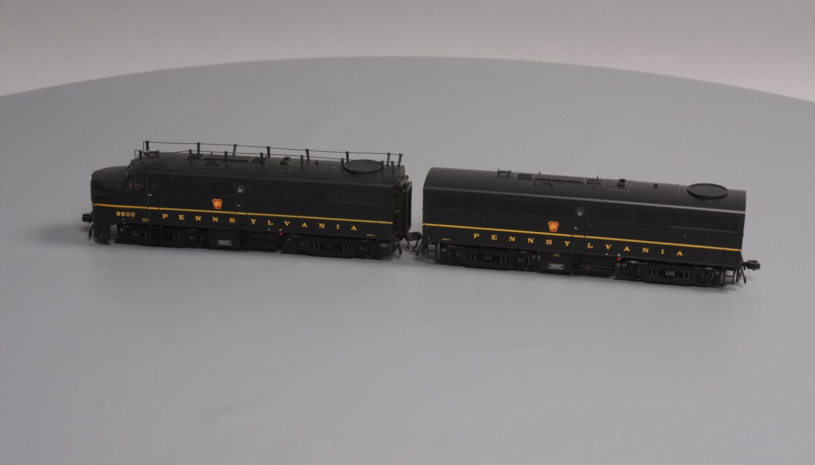 MTH 80-2092-1 HO Pennsylvania Alco FA-1 A/B Diesel Locomotive Set w/PS 3.0