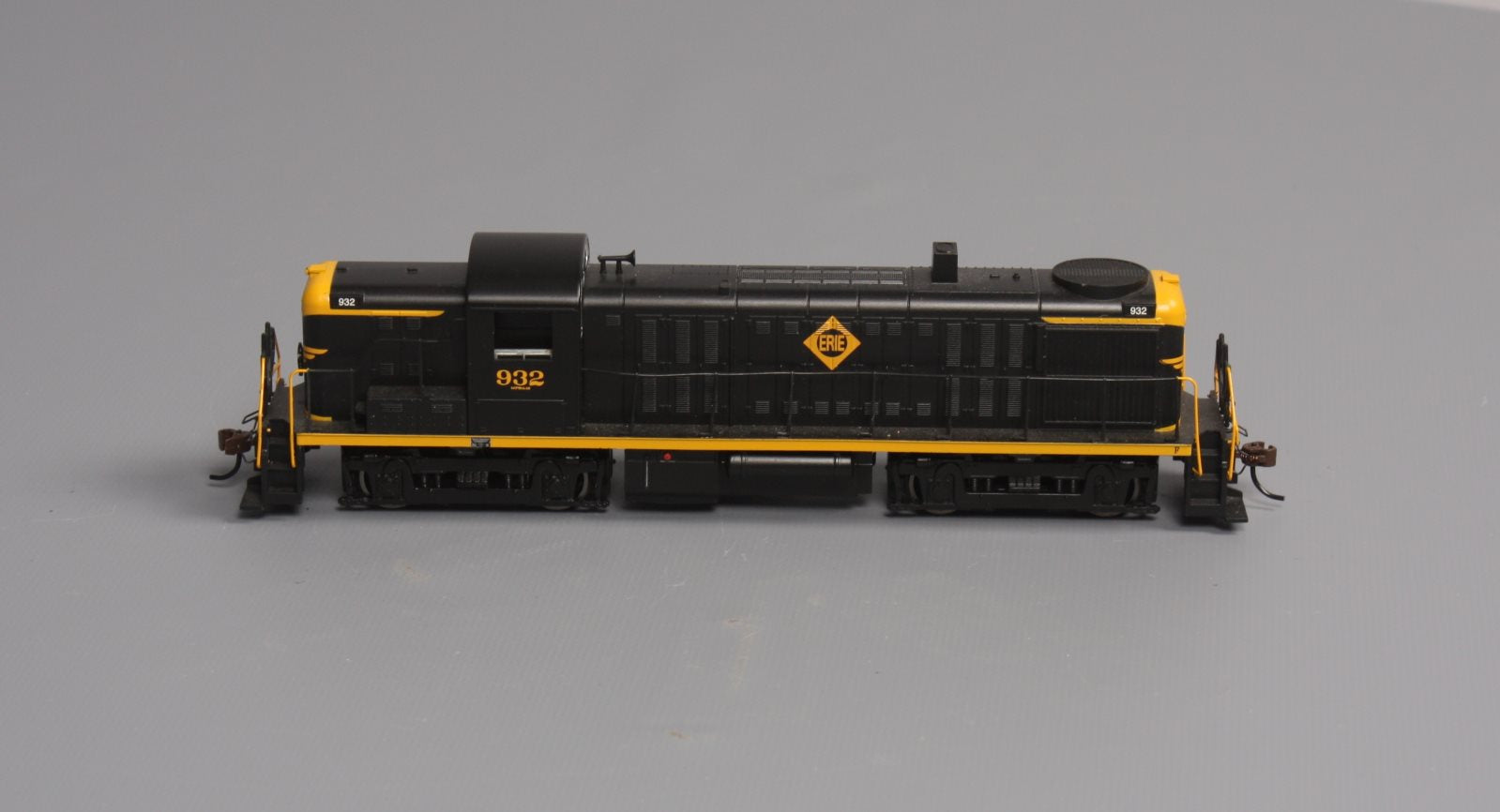 Bachmann 63904 HO Erie RS-3 Diesel Locomotive #932 w/ DCC & Sound