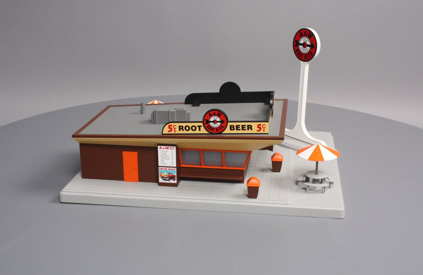 MTH 30-9068 A&W Rootbeer Restaurant Stand