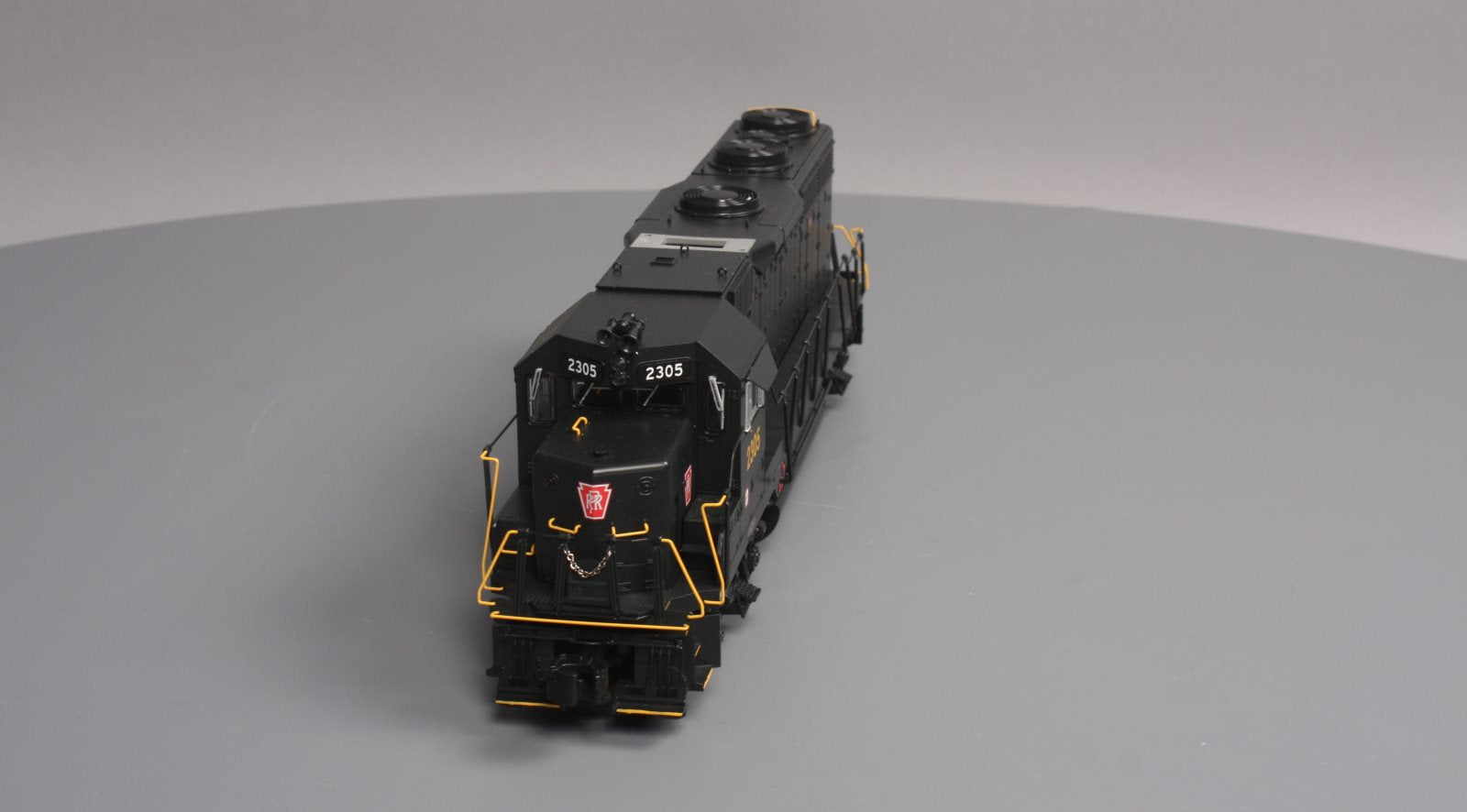 Lionel 6-38538 O PRR GP35 Non-Powered Diesel Locomotive #2305