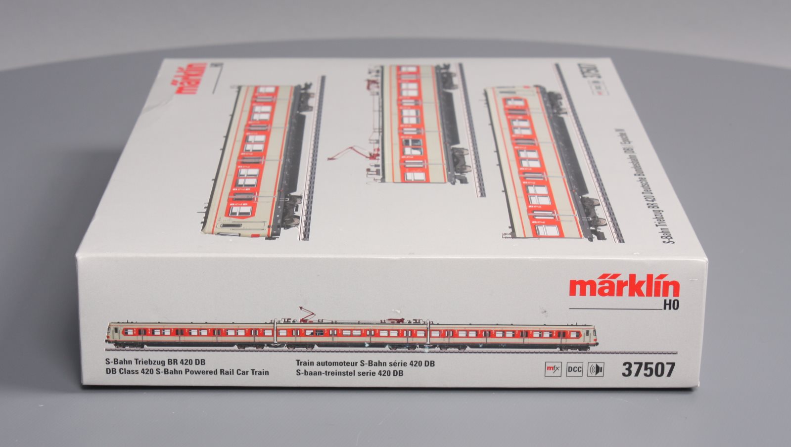 Marklin 37507 HO Scale Class 420 S-Bahn Powered Rail Car Train