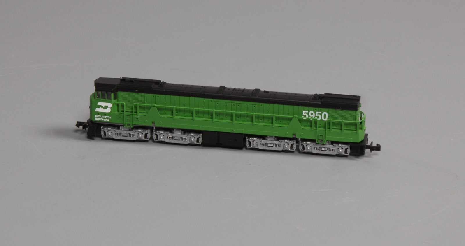 Con-Cor 001-003302 N Scale Burlington Northern GE U-50 Diesel Locomotive #5950