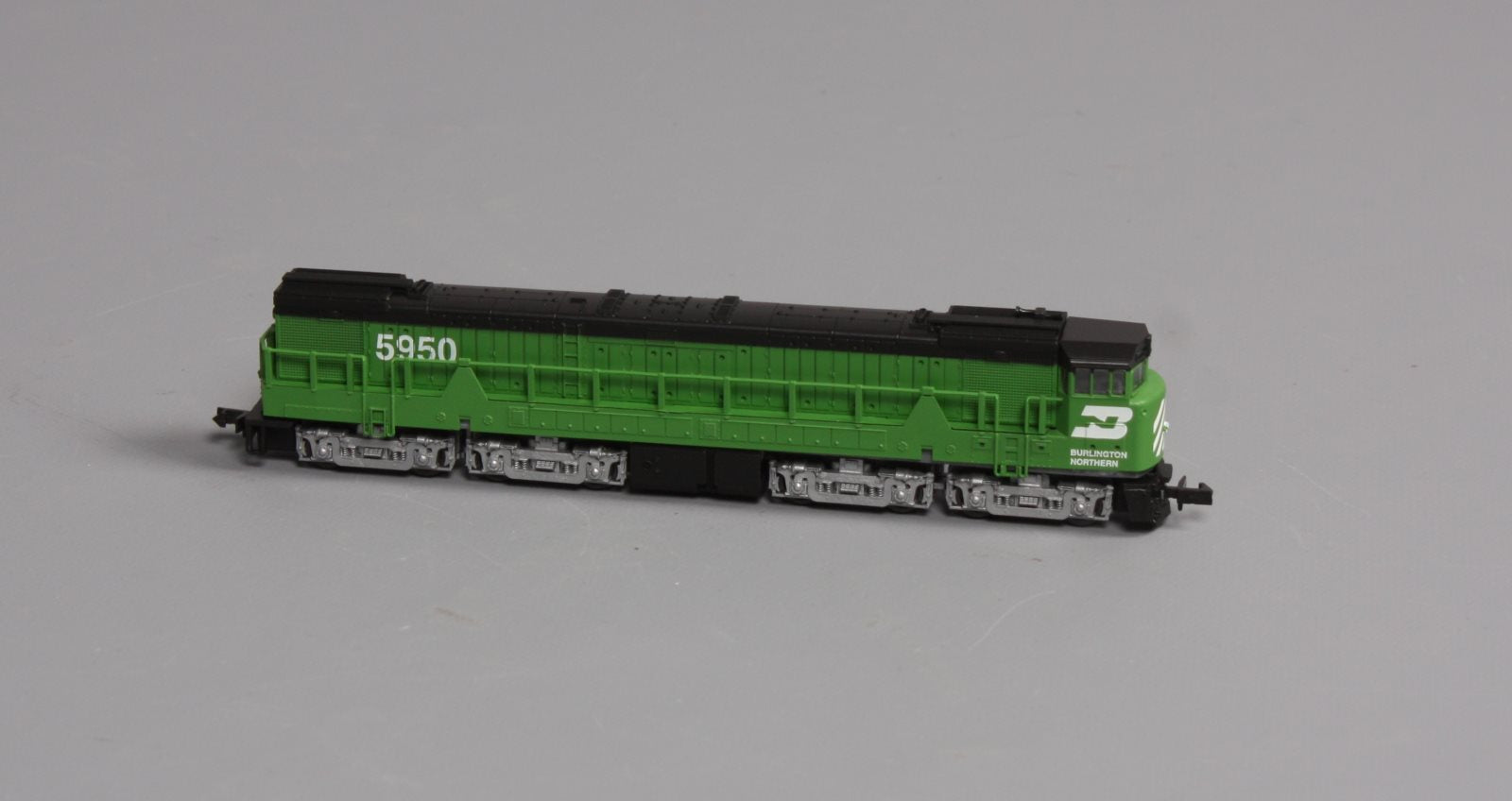 Con-Cor 001-003302 N Scale Burlington Northern GE U-50 Diesel Locomotive #5950